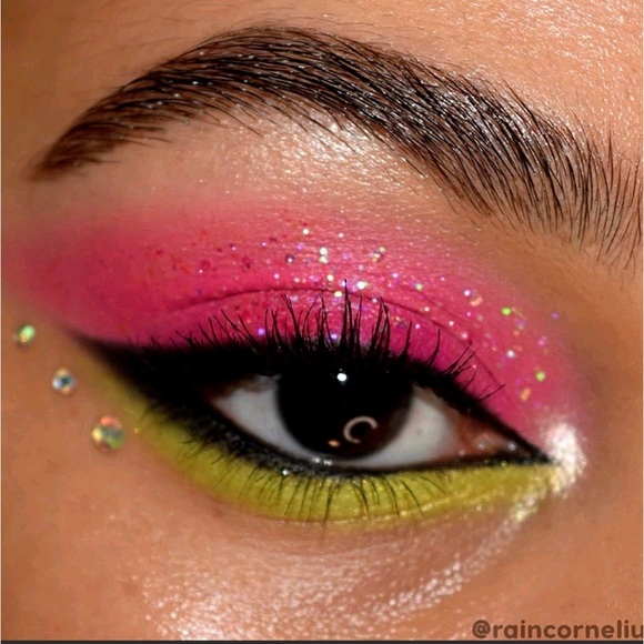 ColourPop Limited Edition Lizzie McGuire Eyeshadow Palette - Picture 4 of 5